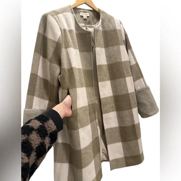 Charlie Paige coat, Women’s XL, NWT, Tan and white - Picture 2 of 4